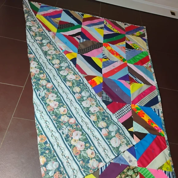 Vintage Handmade Quilt 66x50 Colorful 1970s–80s Era - Picture 5 of 10